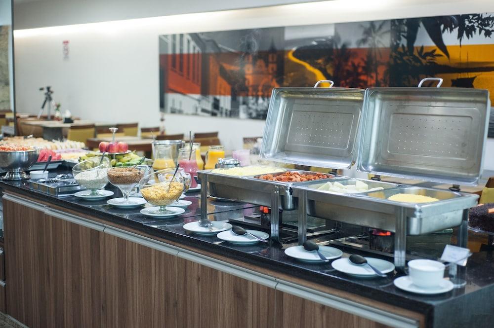 Hotel Golden Park Salvador By Nacional Inn Bagian luar foto